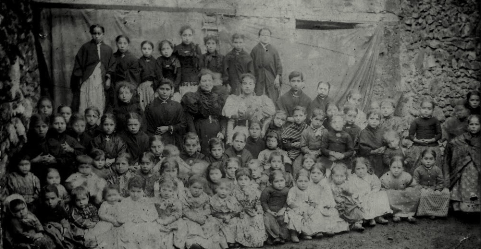 2017-09-14 21_48_11-Escola de xiques - Fons familiar Rosa Moliner Medall, viuda de Manolo de Cambra